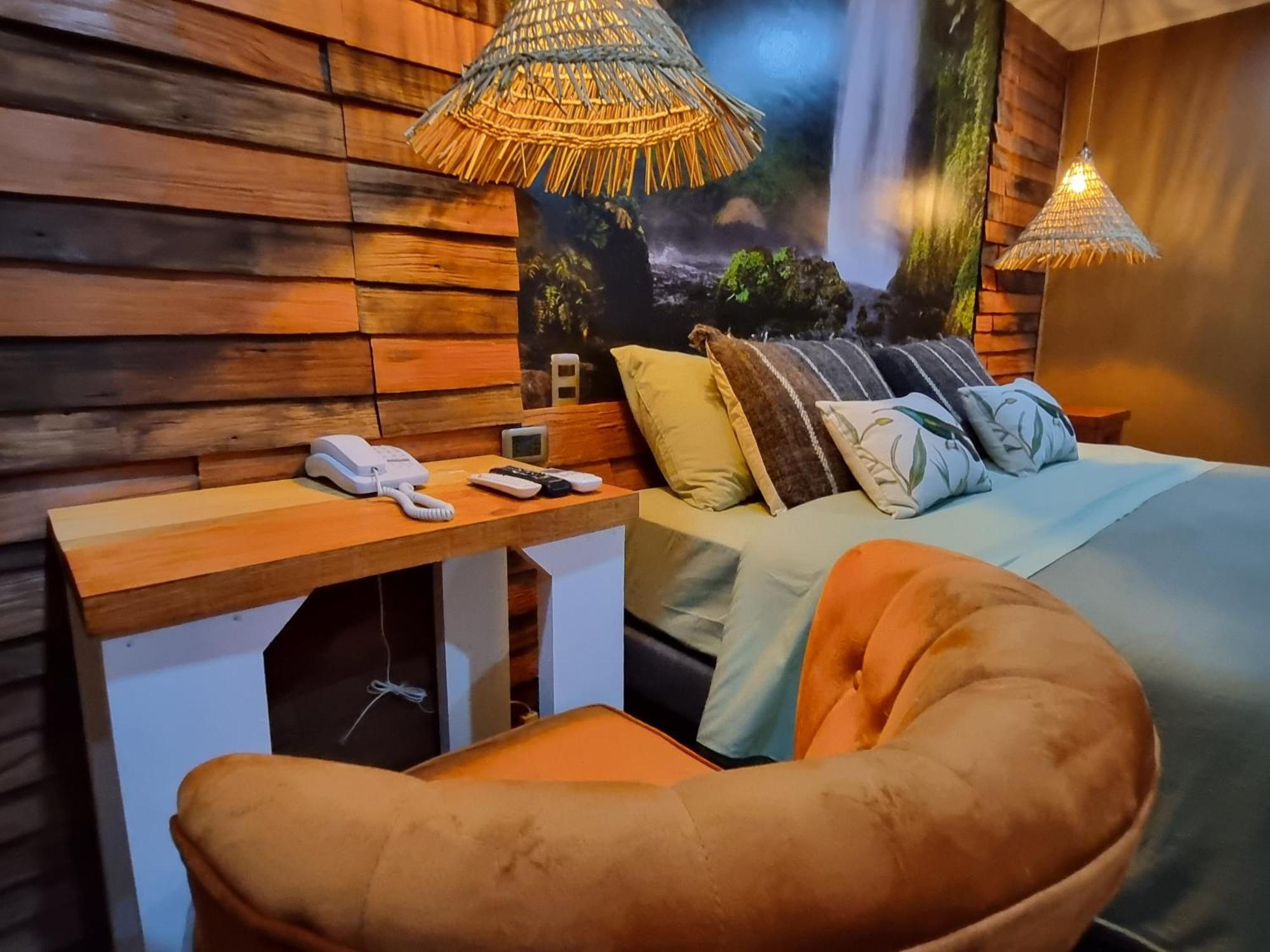 Hotel Boutique Tierra De Islas Chiloe Castro Extérieur photo